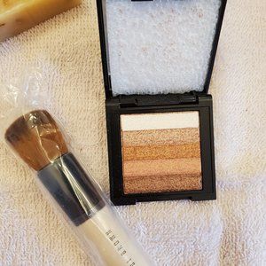 > Bobbi Brown travel size makeup pair - Shimmer Brick and face brush